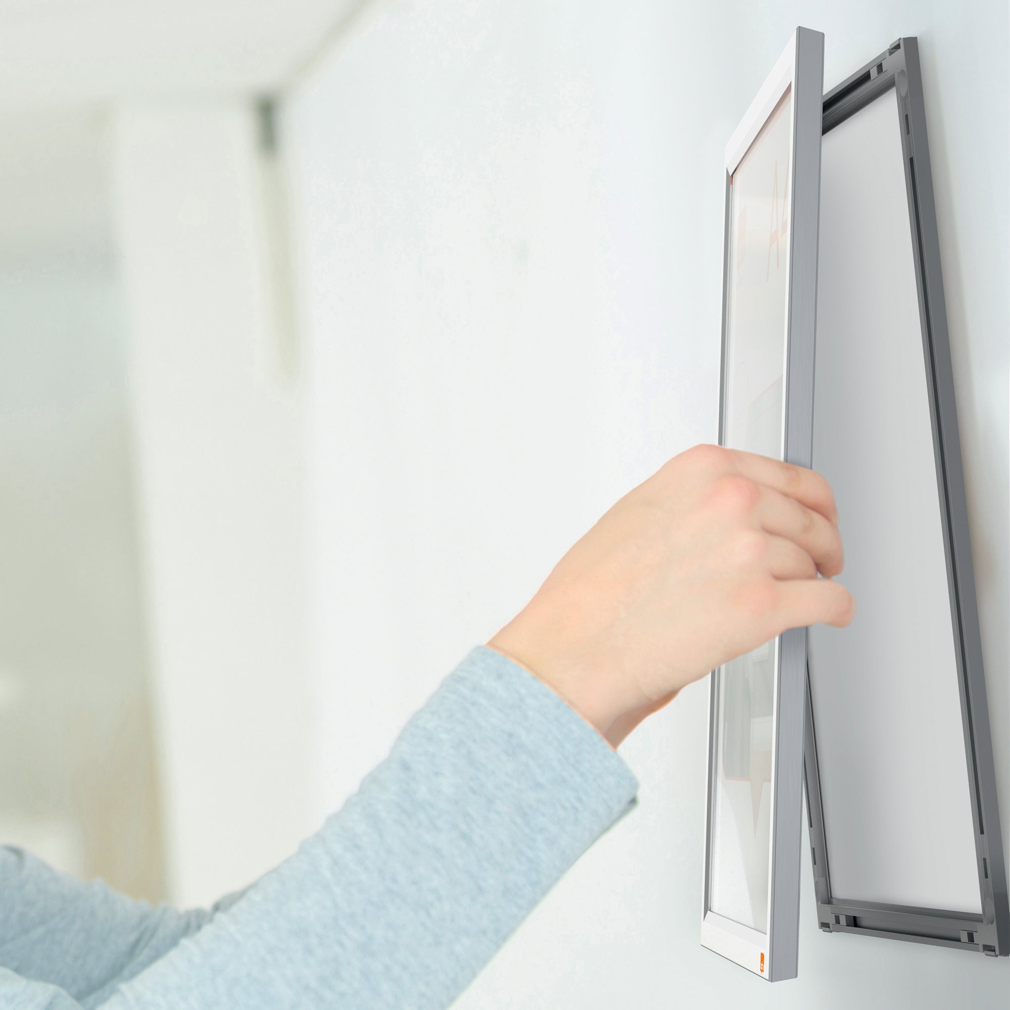 nobo-cornice-clip-impression-pro-a3-cornice-grafite