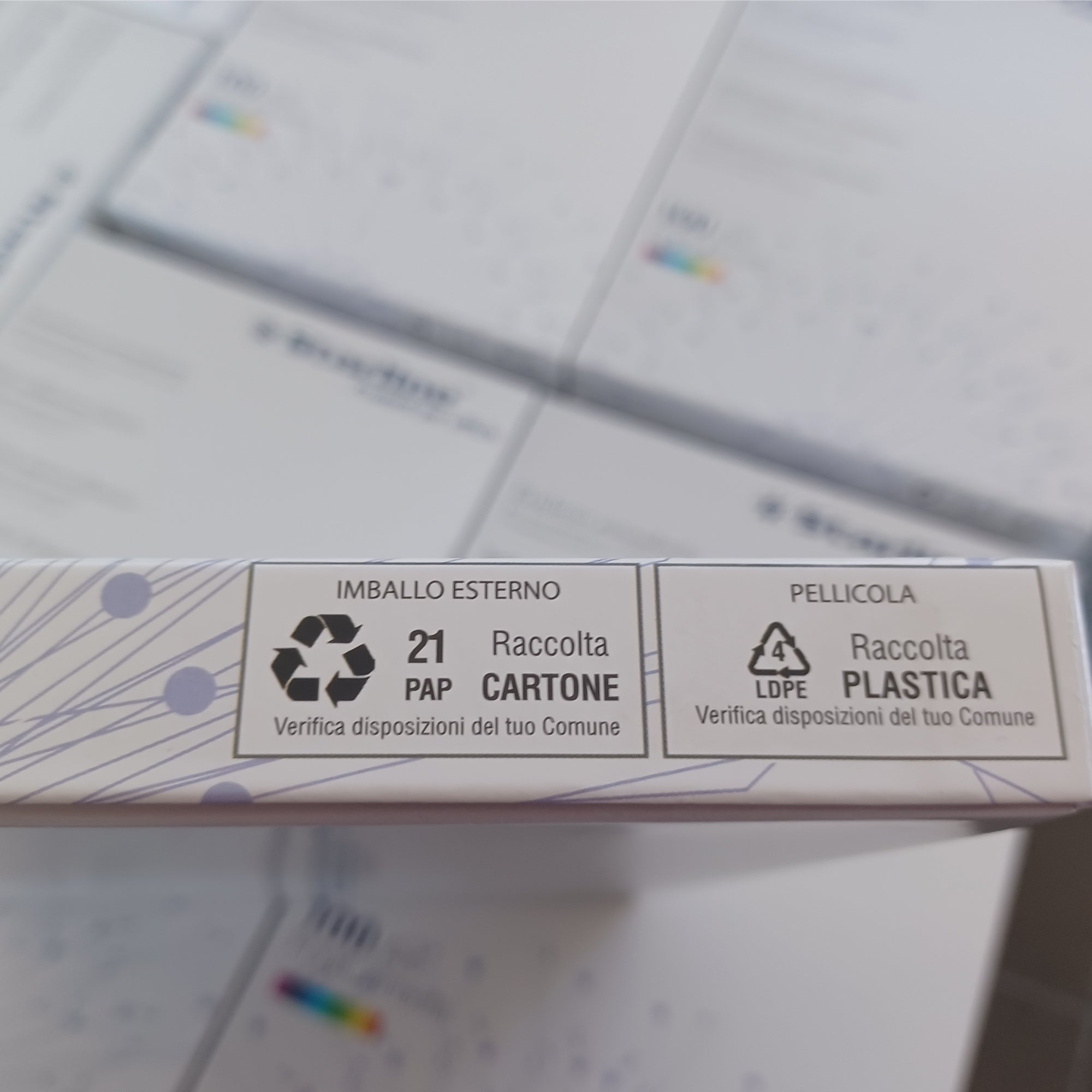 starline-etichetta-adesiva-bianca-100fg-a4-48-5x25-4mm-40et-fg
